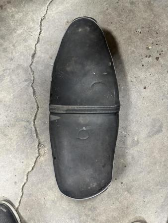 This is a pictorial representation of a vespa seat