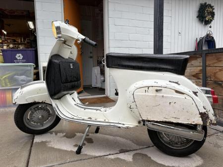 This is a capture of a 1978 vespa 50 special w/ 135 malissa engine