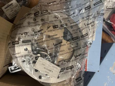 This is a visual of a vespa p series disc brake parts