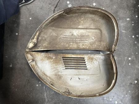 This is a visual record of a vespa rally200 cowls 